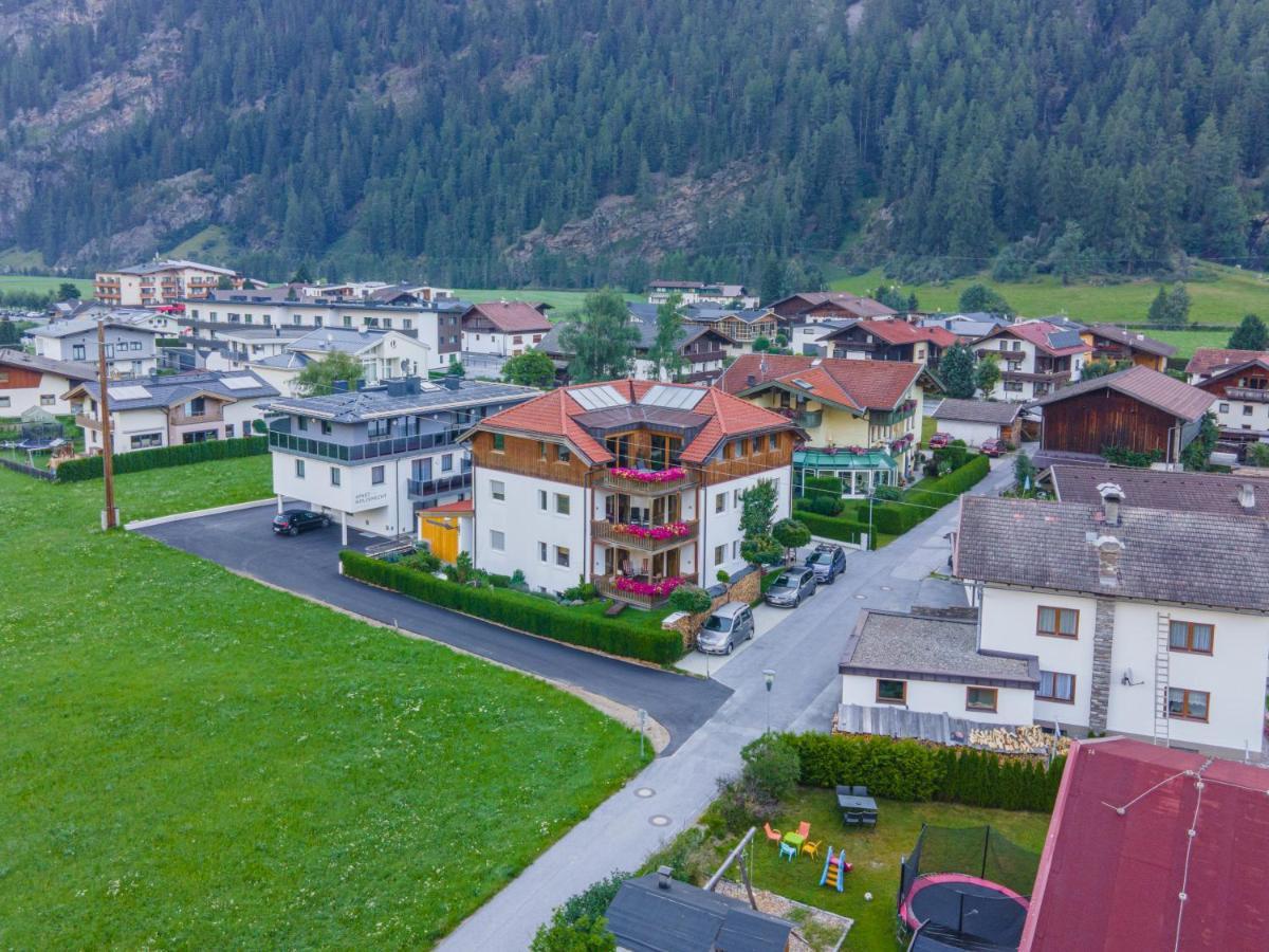 Ferienwohnungen Vier Jahreszeiten Längenfeld Exterior photo