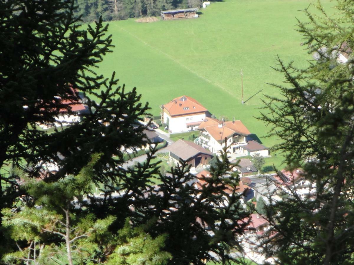 Ferienwohnungen Vier Jahreszeiten Längenfeld Exterior photo